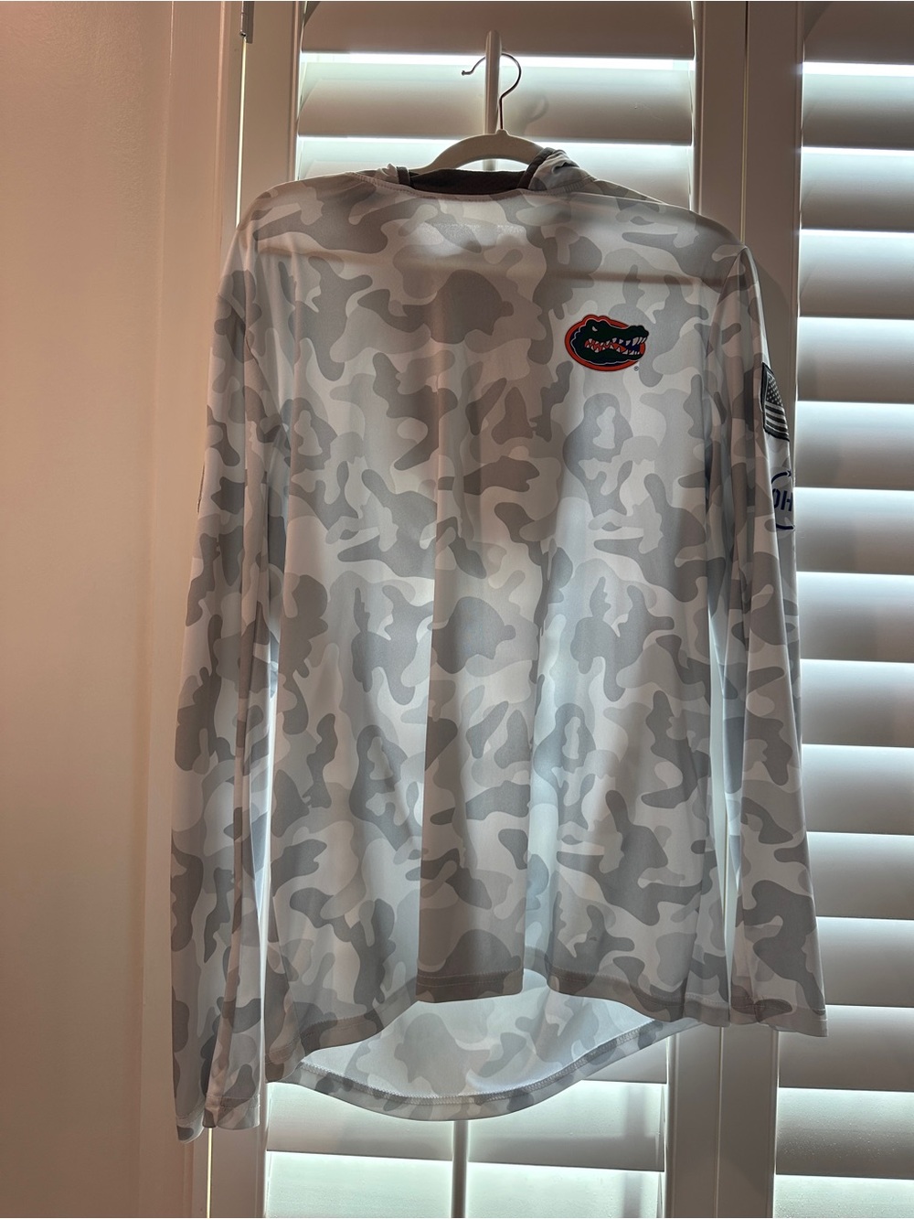 Colosseum Gray & White Camo Hooded Long-Sleeve Shirt